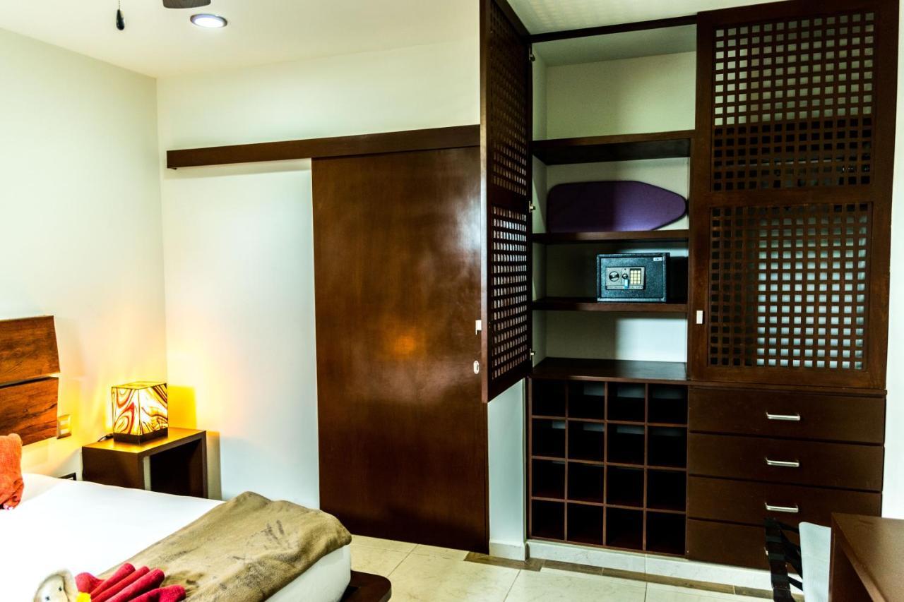 Casa Ticul Hotel Boutique - 5Th Ave (Adults Only) Playa del Carmen Eksteriør billede A sliding door