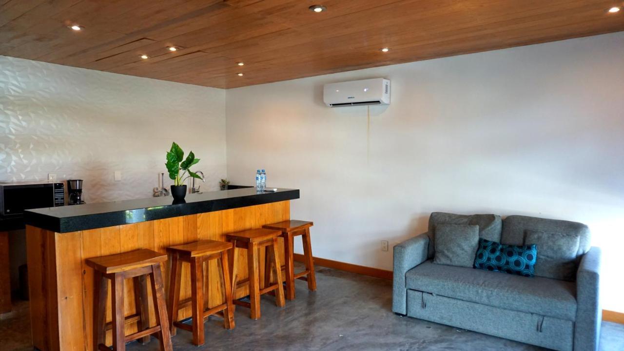 Casa Ticul Hotel Boutique - 5Th Ave (Adults Only) Playa del Carmen Eksteriør billede A living room with a sofa bed