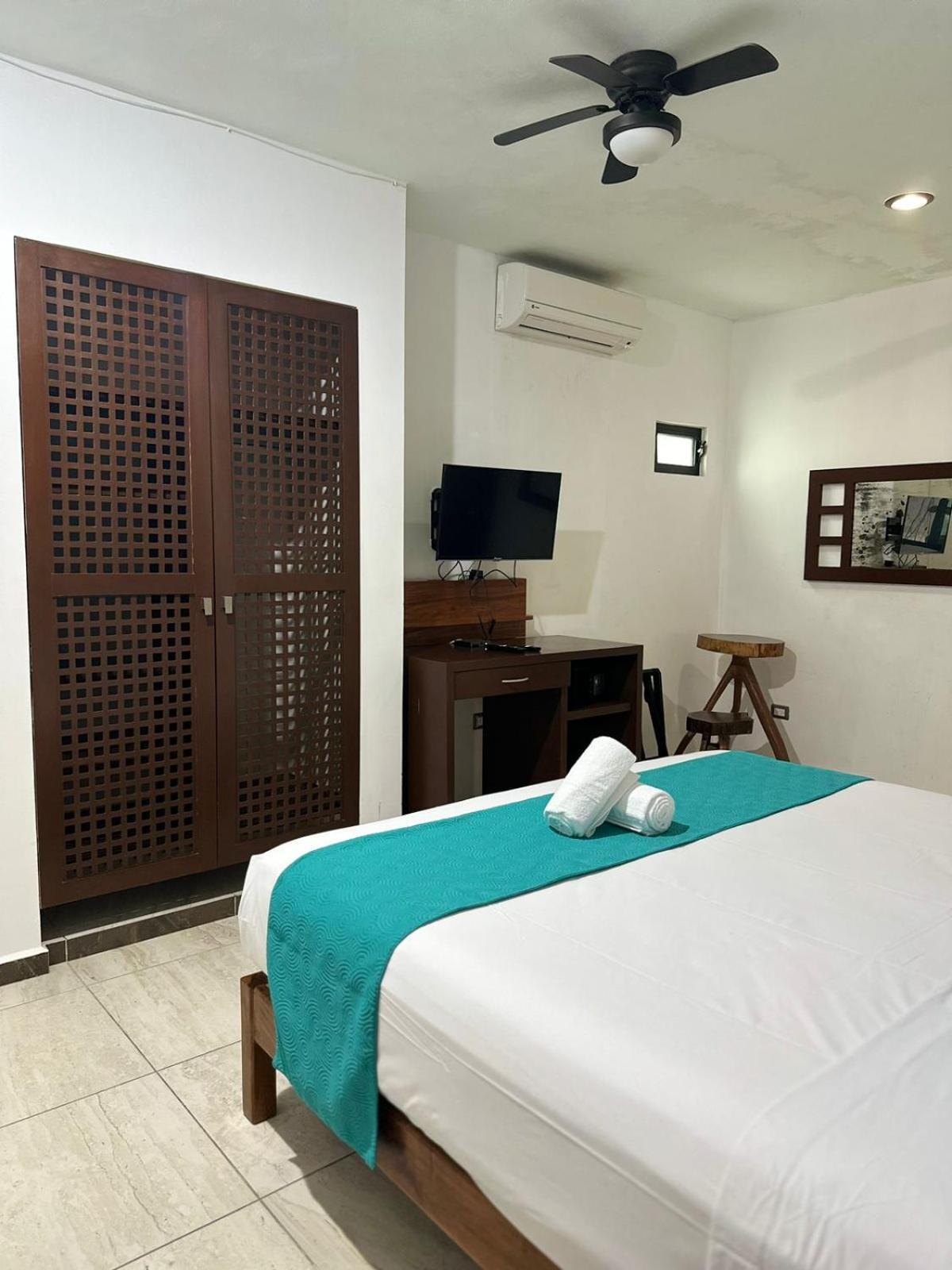 Casa Ticul Hotel Boutique - 5Th Ave (Adults Only) Playa del Carmen Eksteriør billede A room at the hotel
