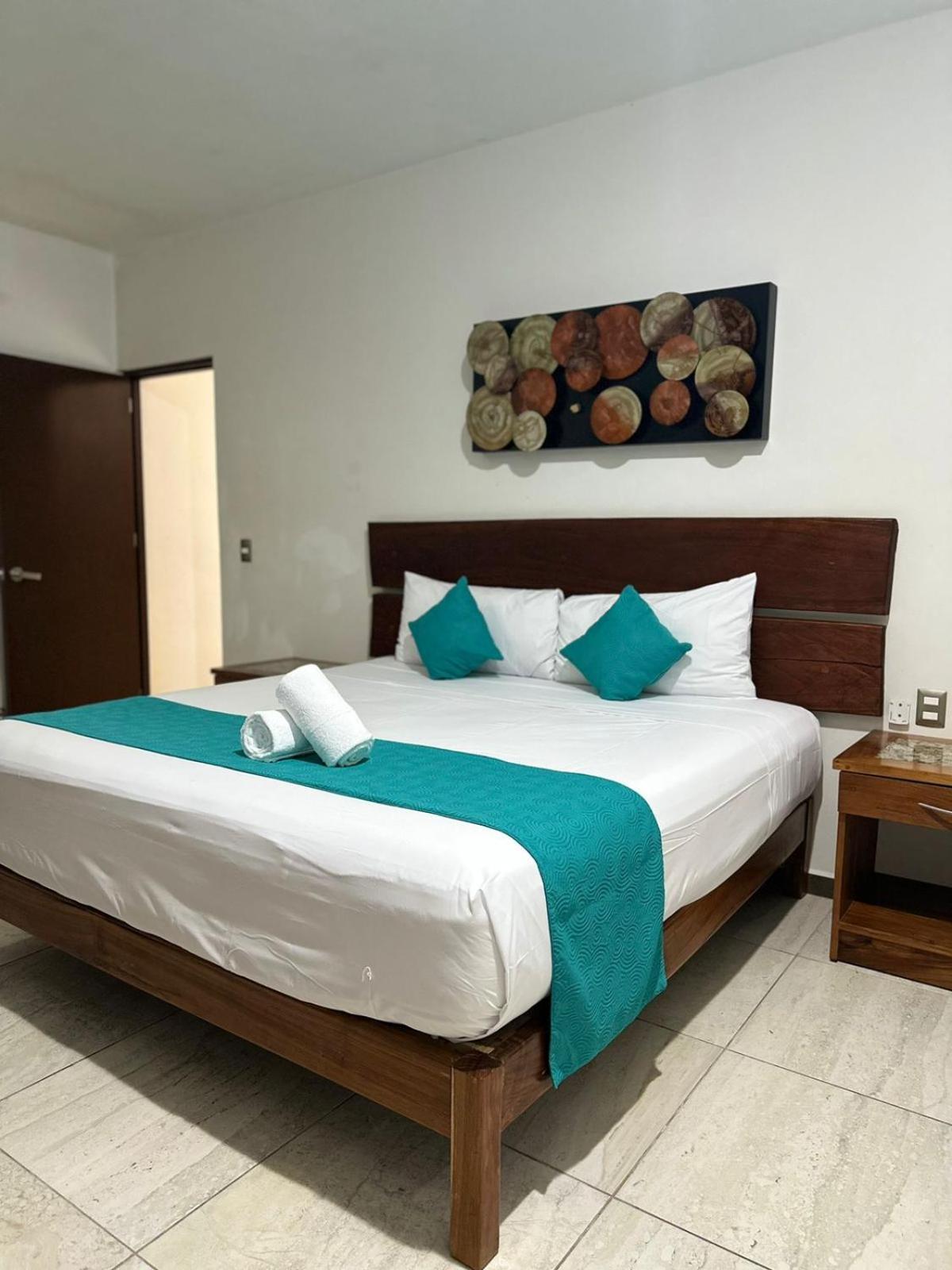 Casa Ticul Hotel Boutique - 5Th Ave (Adults Only) Playa del Carmen Eksteriør billede A bed runner in a hotel room